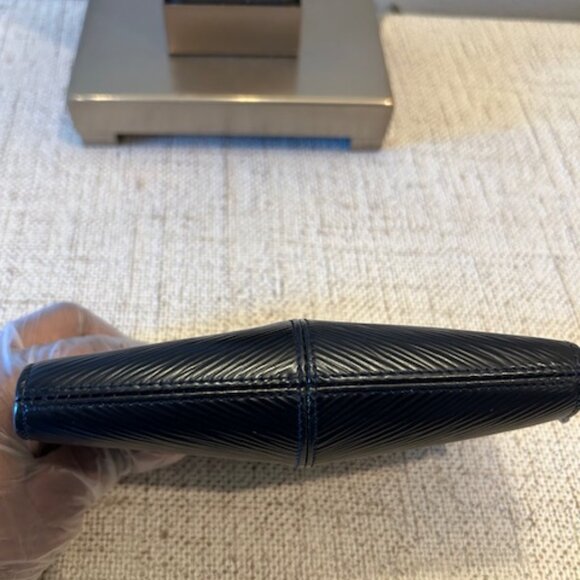 Louis Vuitton Epi Demi Lune Wallet Black - Picture 12 of 14